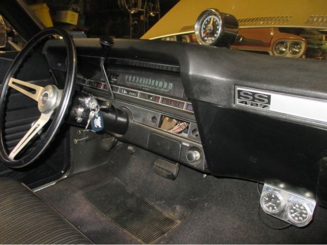 1969 Gold Chevrolet Biscayne Sedan