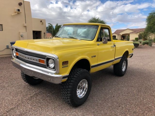 1969 YELLOW Chevrolet C-10 Standard Cab Pickup