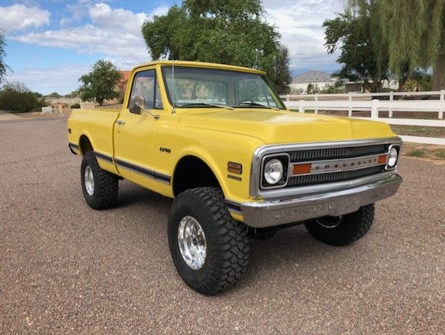 1969 YELLOW Chevrolet C-10 Standard Cab Pickup