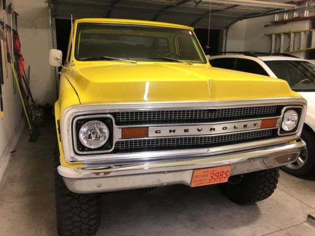 1969 YELLOW Chevrolet C-10 Standard Cab Pickup