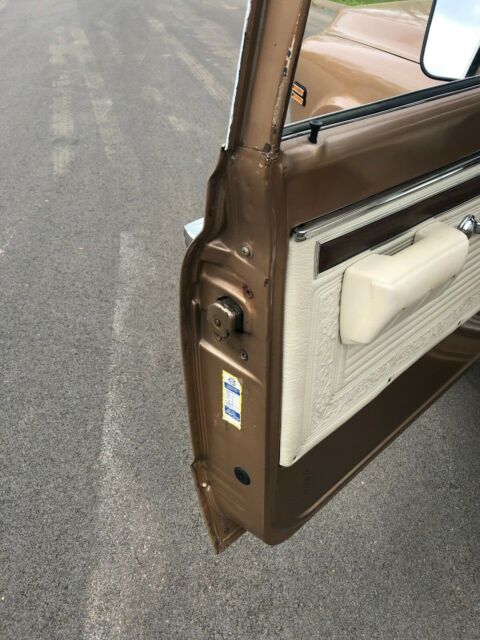 1969 gold Chevrolet C-10