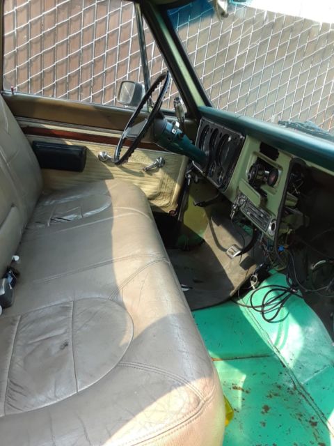 1969 Green Chevrolet C-10 Crew Cab Pickup