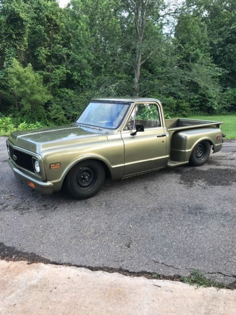 1969 Ginger ale Chevrolet C-10 Stepside