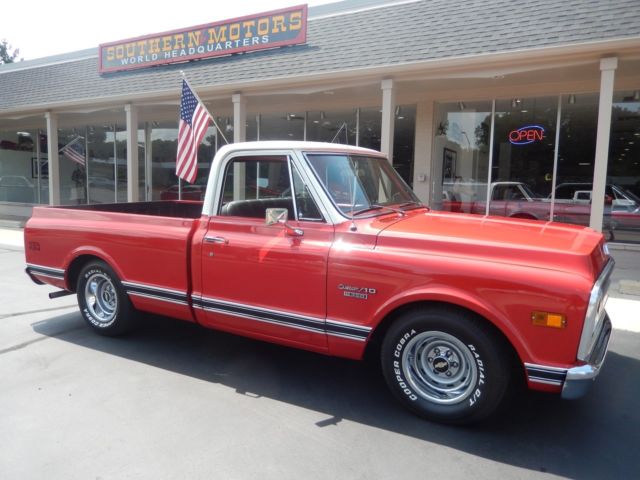 1969 Two Tone Chevrolet C-10 Standard Cab Pickup