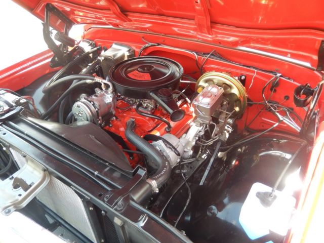 1969 Two Tone Chevrolet C-10 Standard Cab Pickup