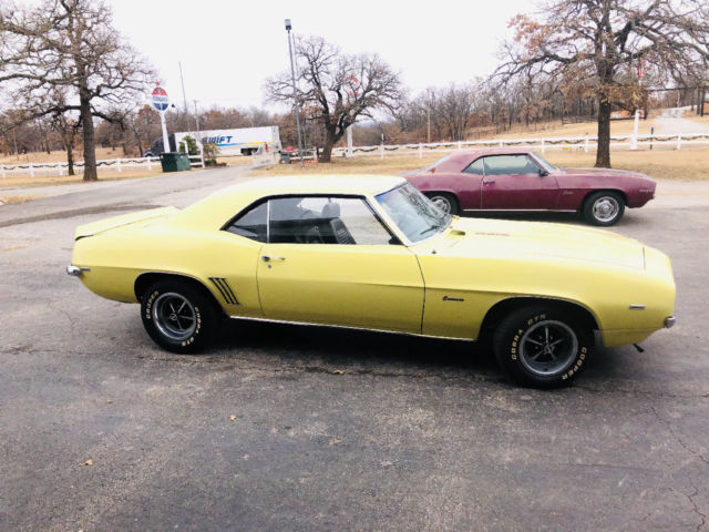 1969 Yellow Chevrolet Camaro --