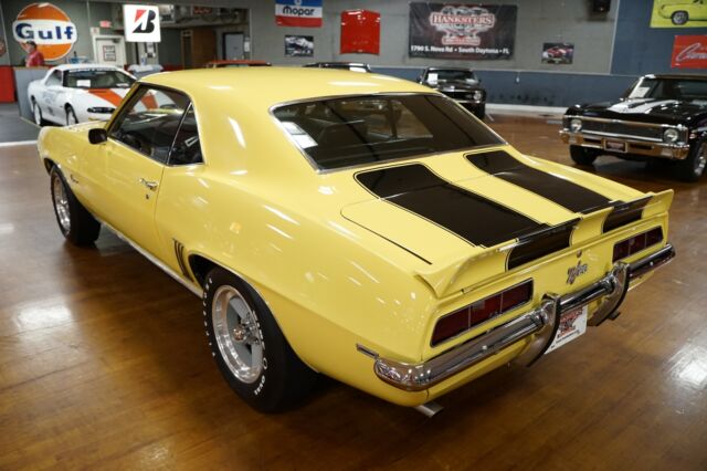 1969 Yellow Chevrolet Camaro --