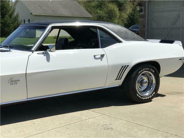 1969 White Chevrolet Camaro 2 door