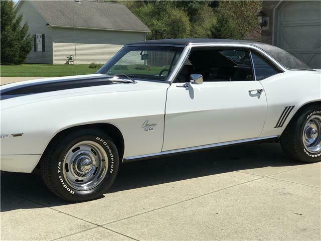 1969 White Chevrolet Camaro 2 door