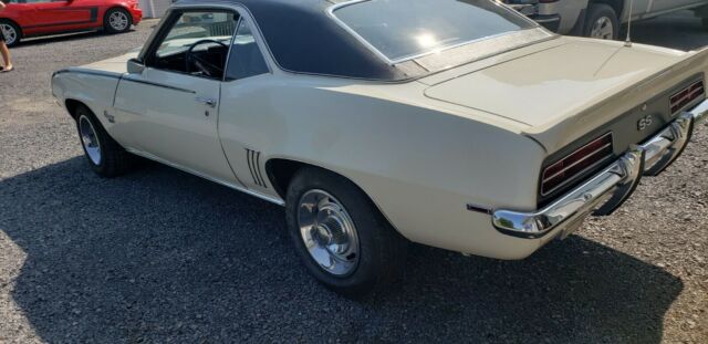 1969 White Chevrolet Camaro Coupe