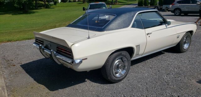 1969 White Chevrolet Camaro Coupe