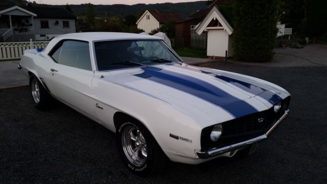 1969 White Chevrolet Camaro Coupe