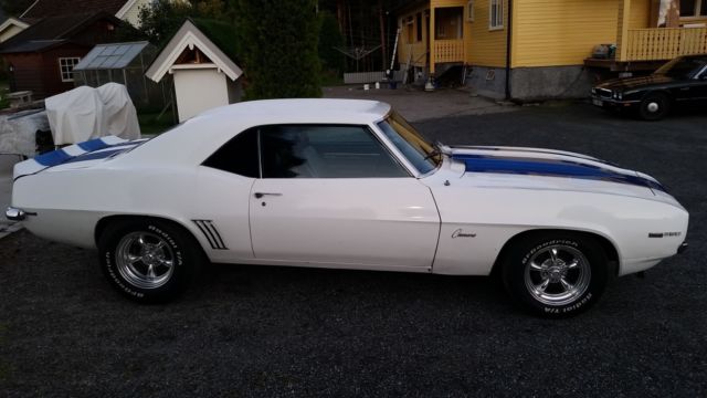 1969 White Chevrolet Camaro Coupe