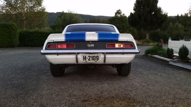 1969 White Chevrolet Camaro Coupe