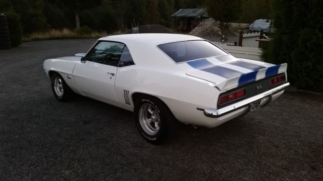 1969 White Chevrolet Camaro Coupe