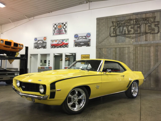 1969 Yellow Chevrolet Camaro Coupe