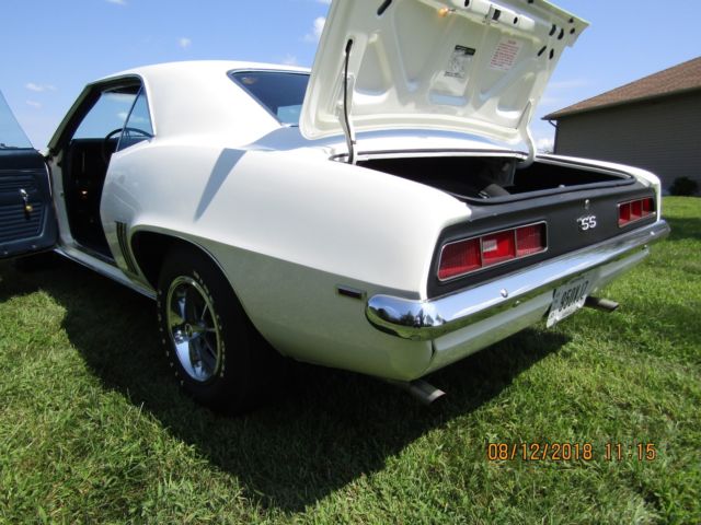 1969 Dover White Chevrolet Camaro Coupe
