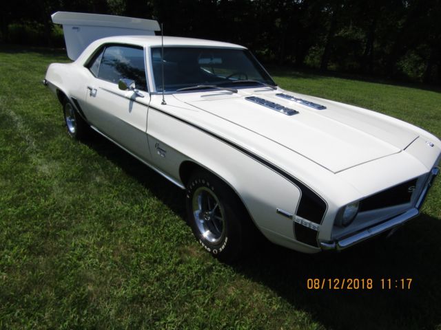 1969 Dover White Chevrolet Camaro Coupe