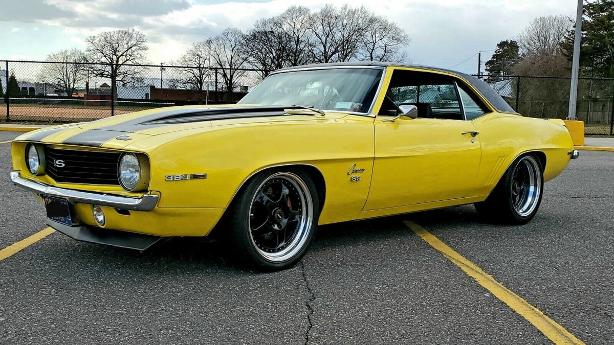 1969 Yellow Chevrolet Camaro