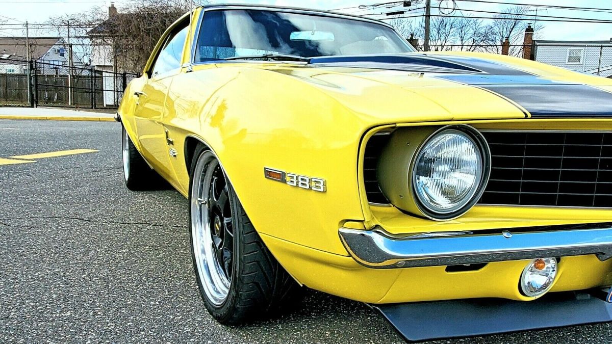 1969 Yellow Chevrolet Camaro