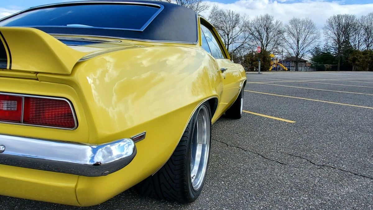 1969 Yellow Chevrolet Camaro