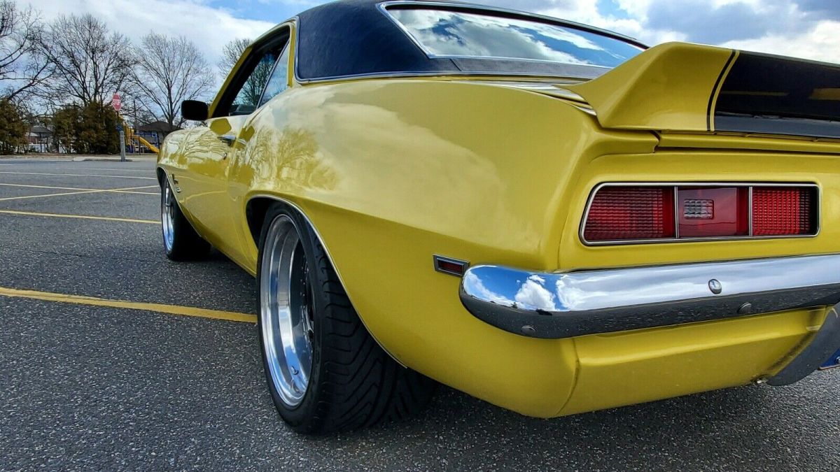 1969 Yellow Chevrolet Camaro