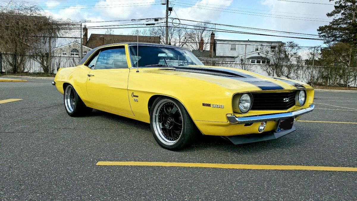 1969 Yellow Chevrolet Camaro