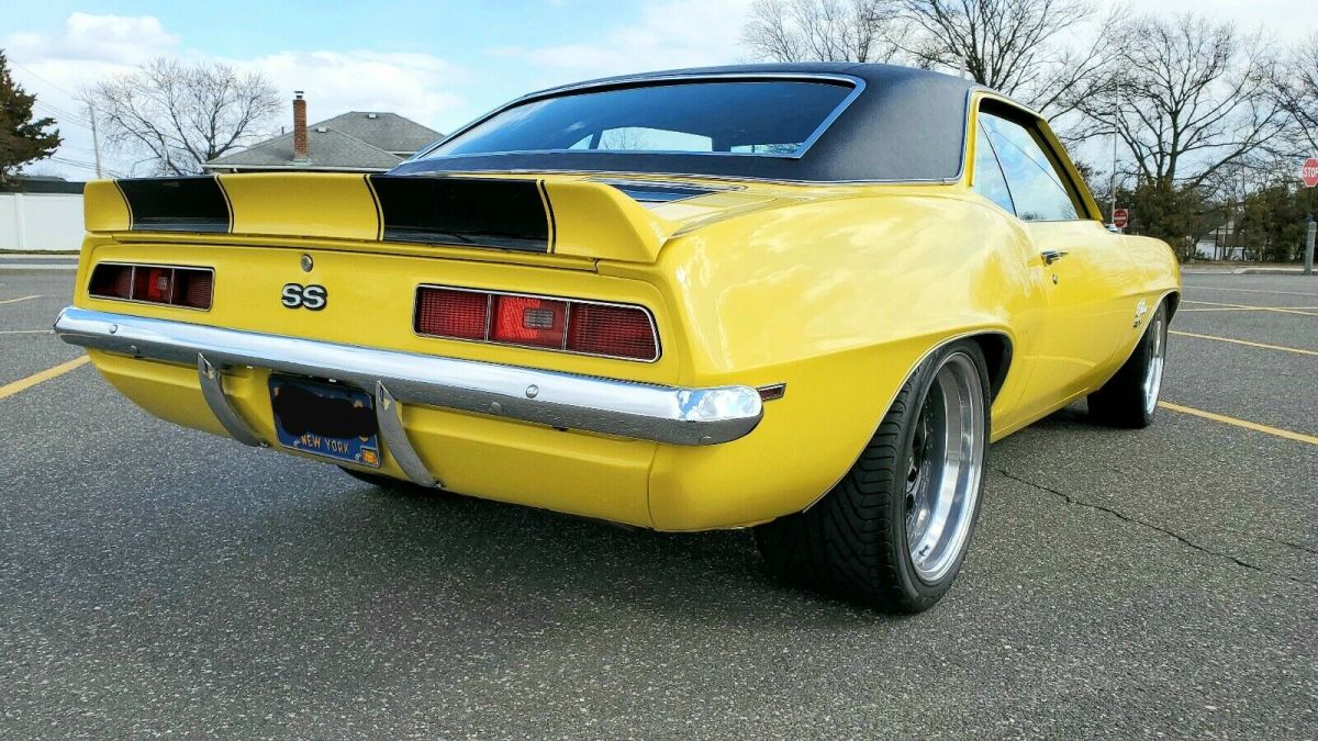 1969 Yellow Chevrolet Camaro