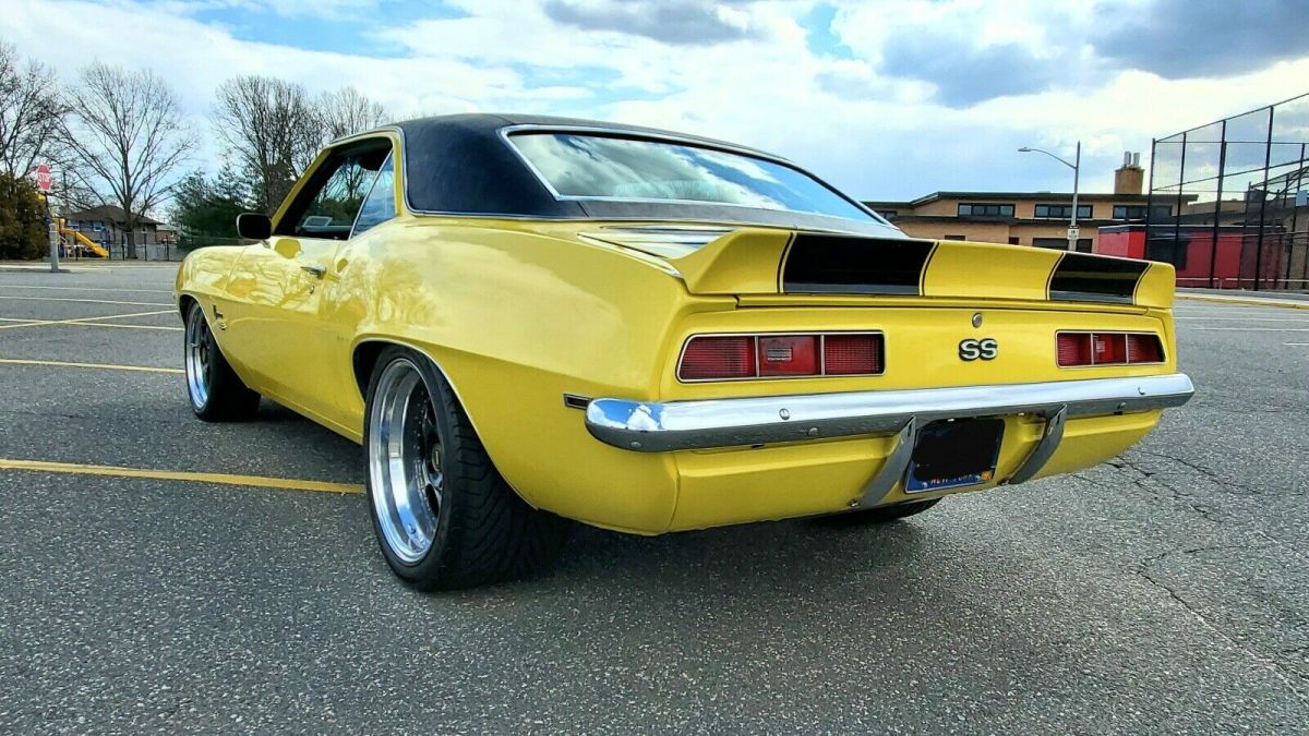 1969 Yellow Chevrolet Camaro