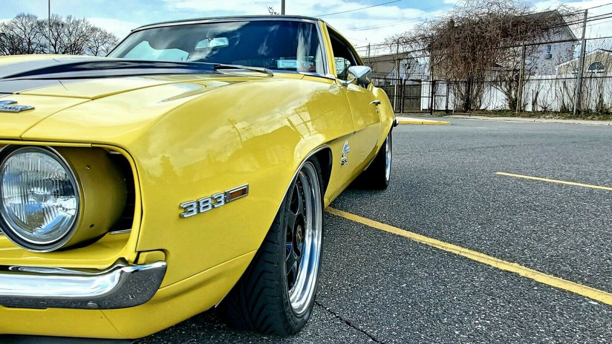 1969 Yellow Chevrolet Camaro