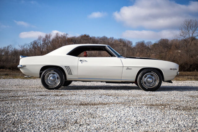 1969 White Chevrolet Camaro Coupe