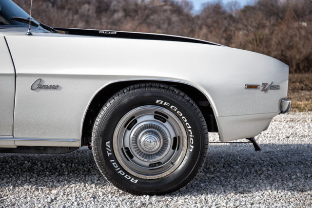 1969 White Chevrolet Camaro Coupe