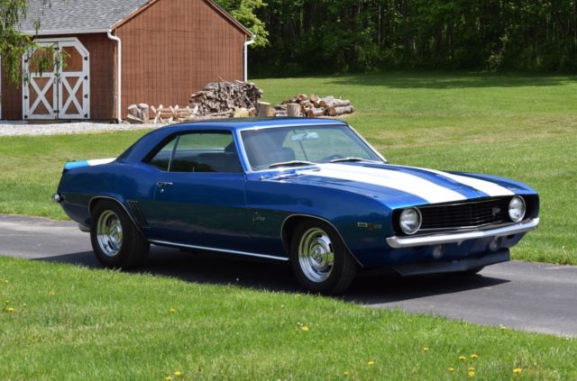 1969 White Chevrolet Camaro Coupe