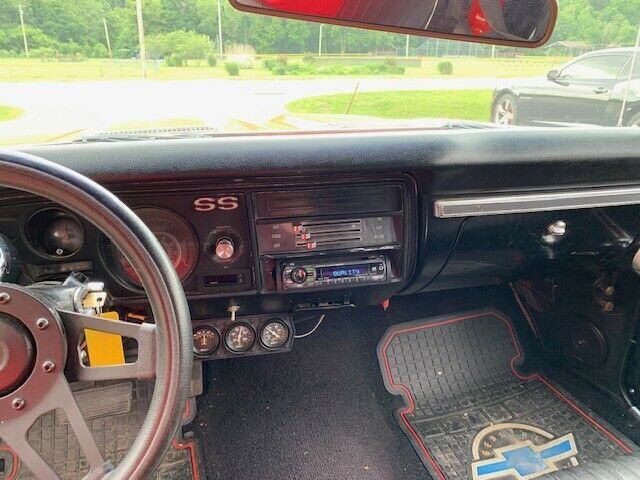 1969 Orange Chevrolet Chevelle Coupe