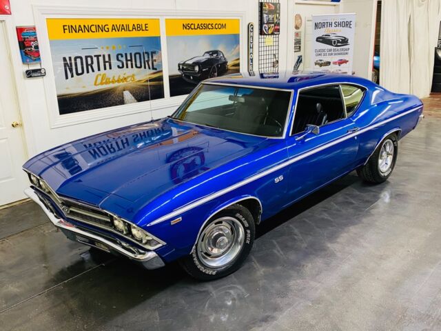 1969 Blue Chevrolet Chevelle Coupe
