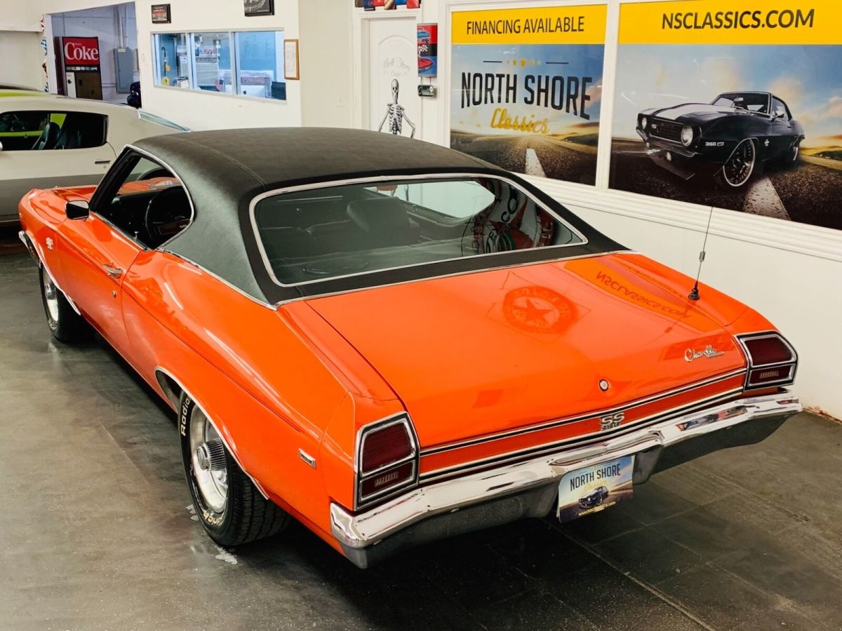 1969 Orange Chevrolet Chevelle 2 Door