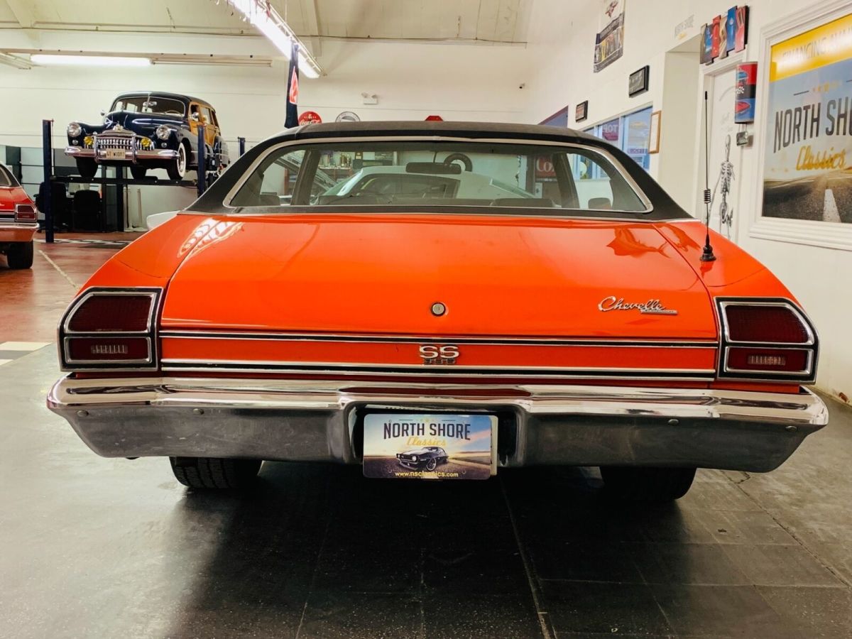 1969 Orange Chevrolet Chevelle 2 Door