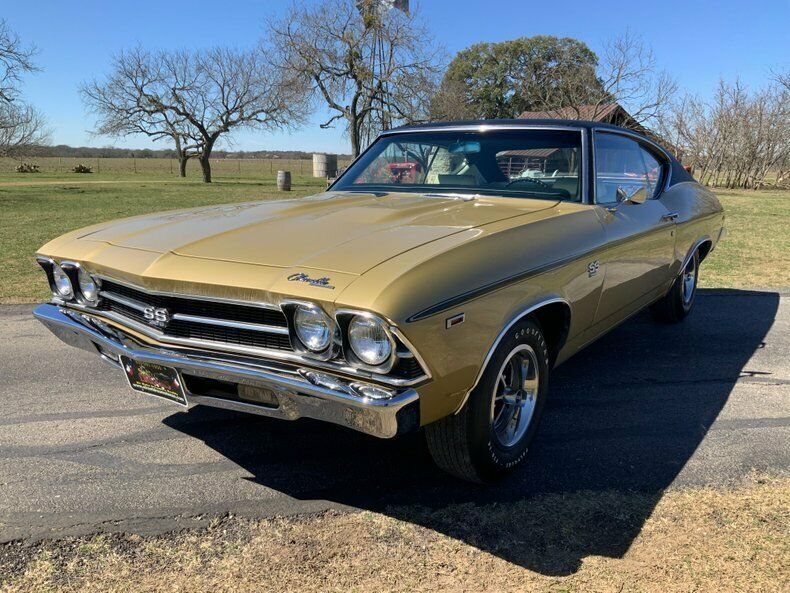 1969 Gold Chevrolet Chevelle Hardtop