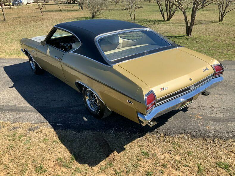 1969 Gold Chevrolet Chevelle Hardtop
