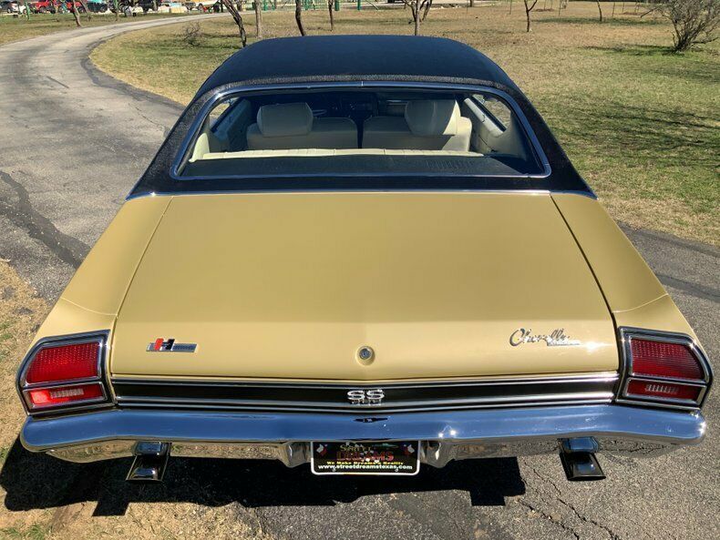 1969 Gold Chevrolet Chevelle Hardtop