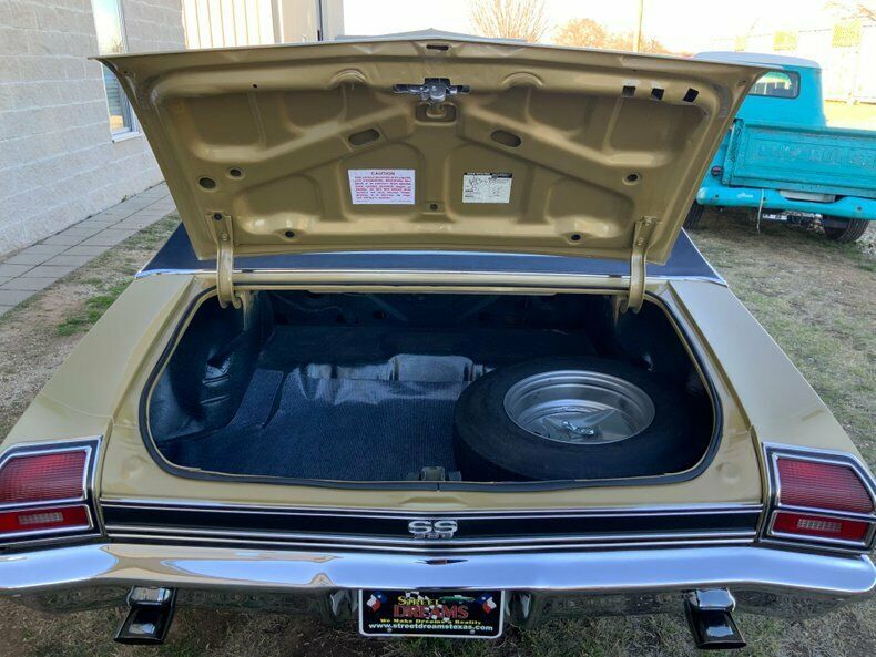 1969 Gold Chevrolet Chevelle Hardtop