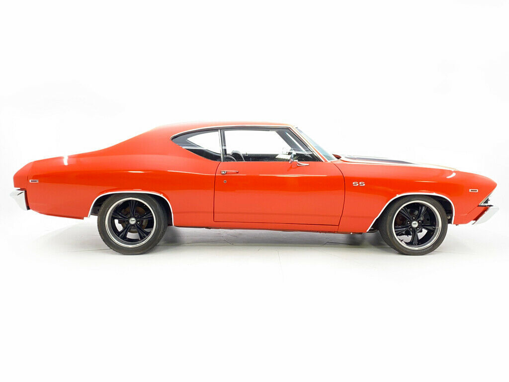 1969 Orange Chevrolet Chevelle Coupe