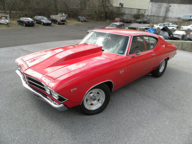 1969 Red Chevrolet Chevelle Coupe