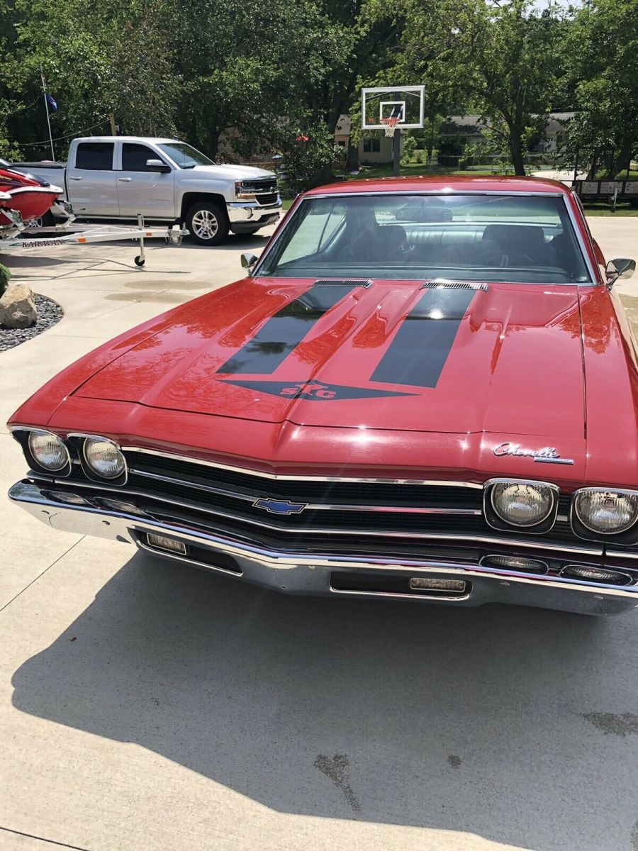 1969 Red Chevrolet Chevelle SS