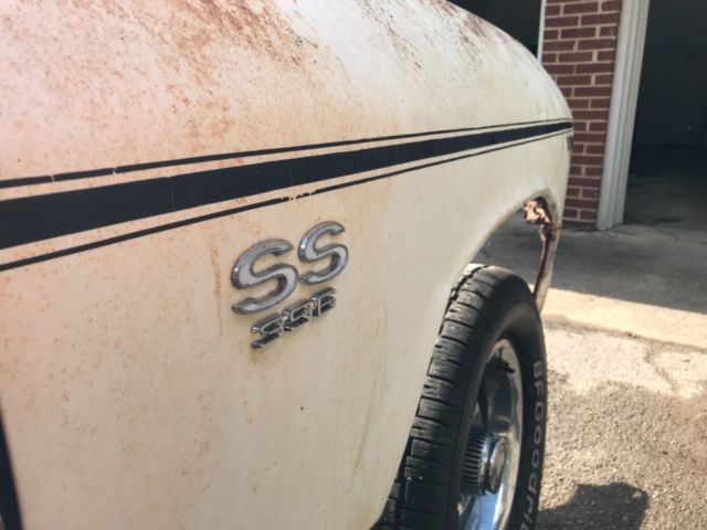 1969 White Chevrolet Chevelle Coupe