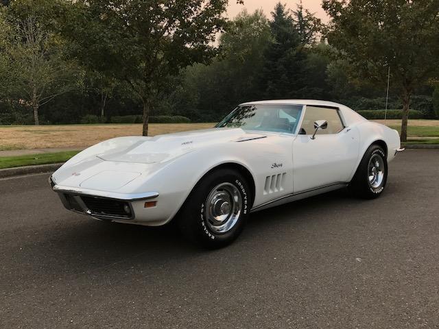 1969 White Chevrolet Corvette Coupe