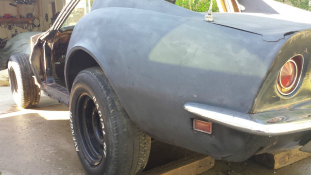 1969 Gold Chevrolet Corvette Coupe