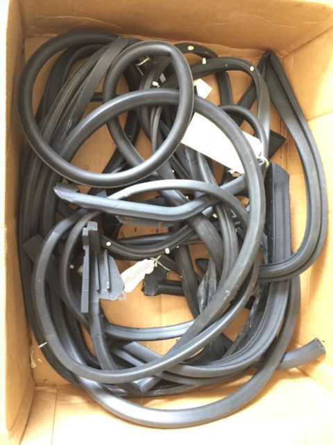 1969 White Chevrolet Corvette Coupe