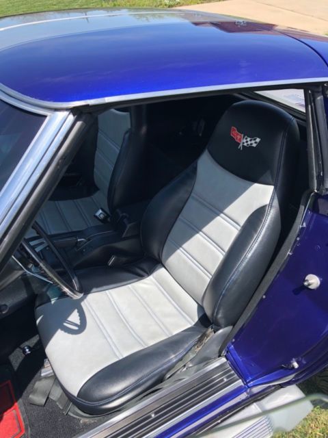 1969 Blue Chevrolet Corvette Coupe