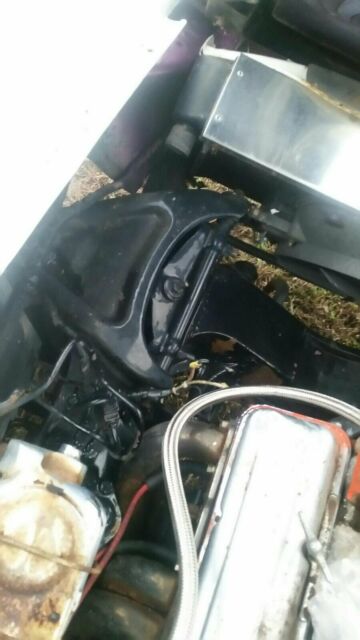 1969 White Chevrolet Corvette